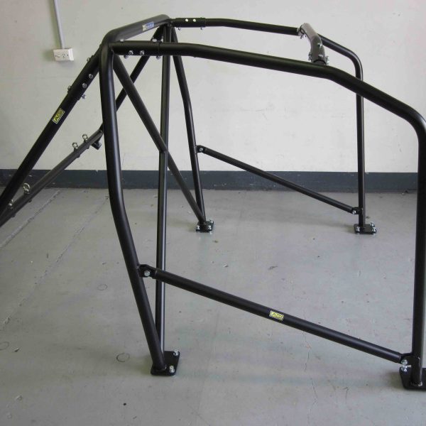 AGI - VW Golf Mk5 - 2015 CAMS State level Roll cage (floor pic - side)