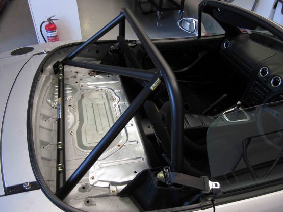 AGI - Mazda MX5 NB - CAMS Bolt-in Half Cage Hard top (hoop & backstay pic from RH side)