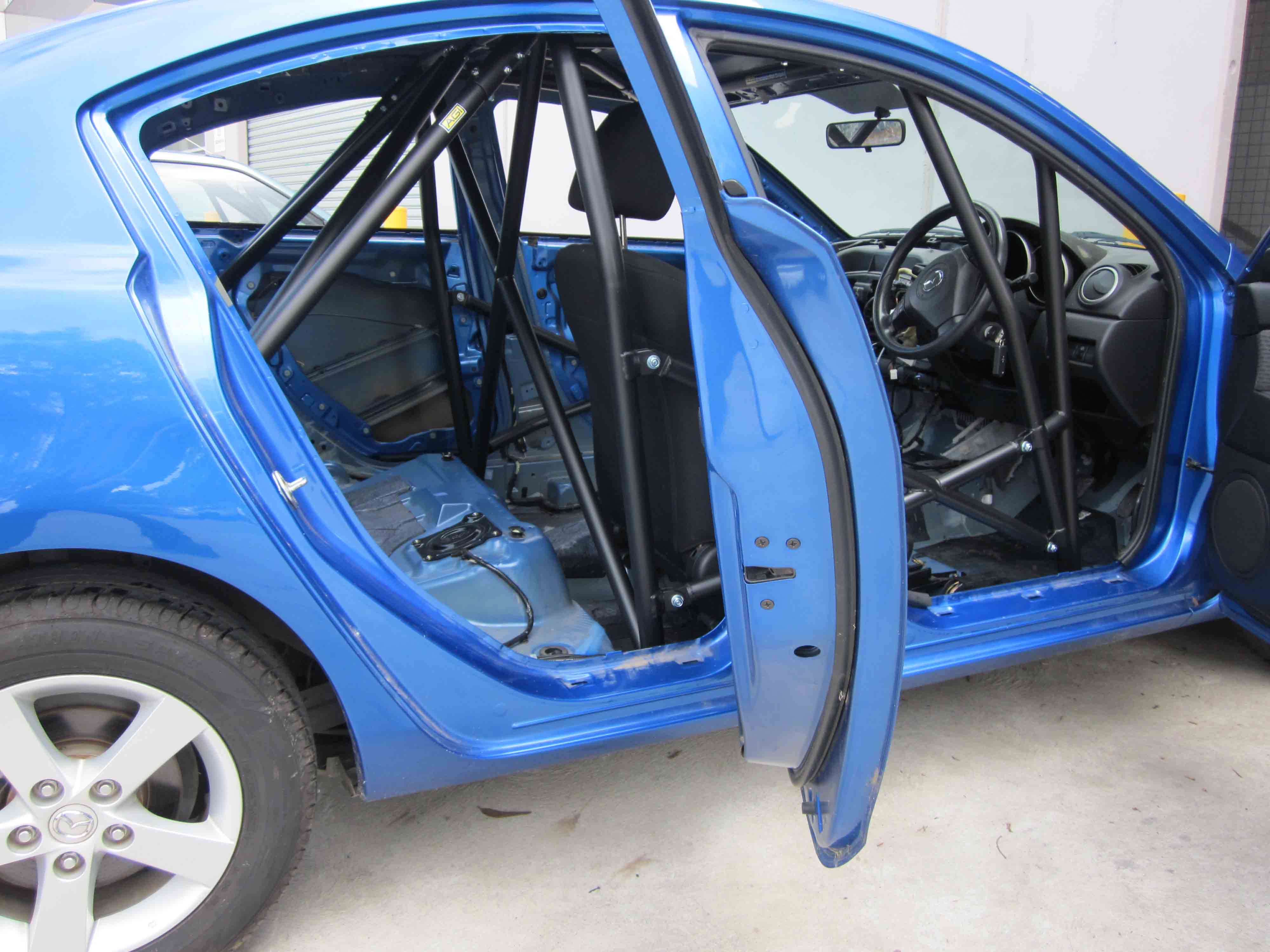 (F) Mazda 3 Full cage (6pt) Bolt in AGI ROLL CAGES
